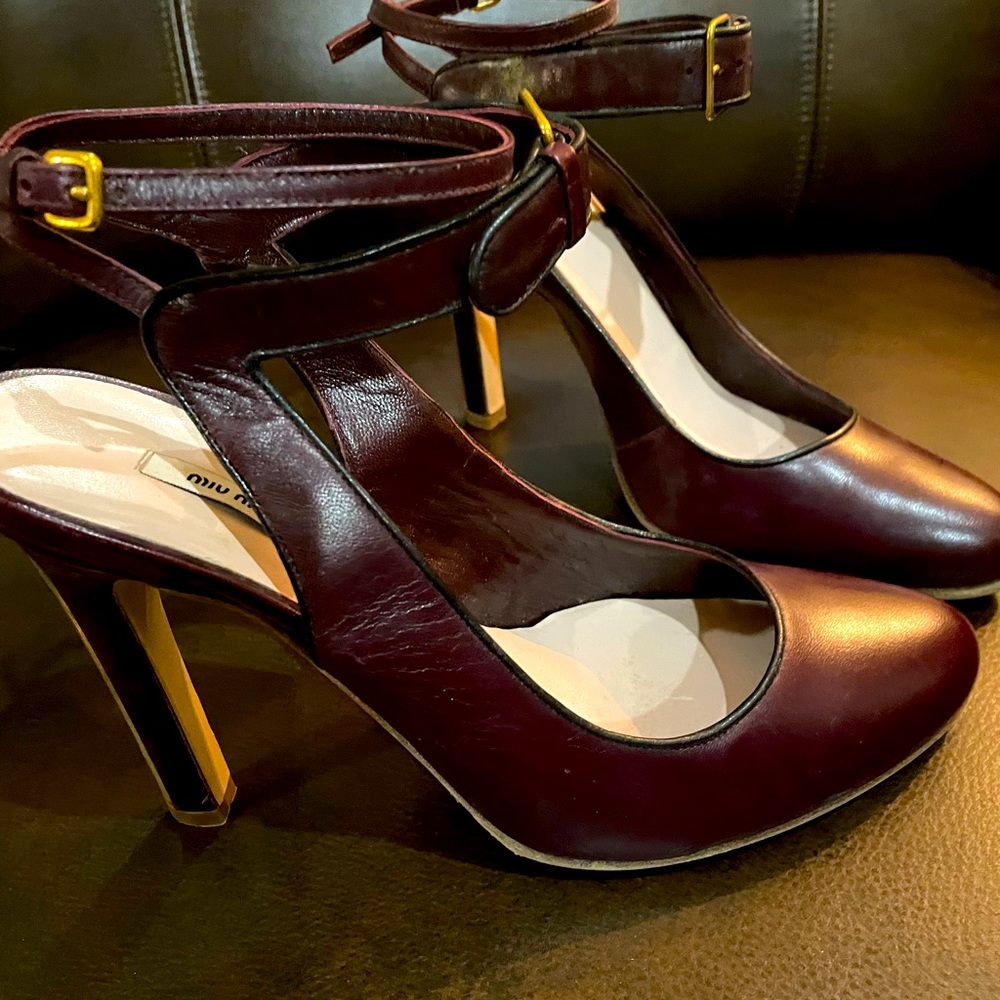 Miu Miu Slingback pumps.